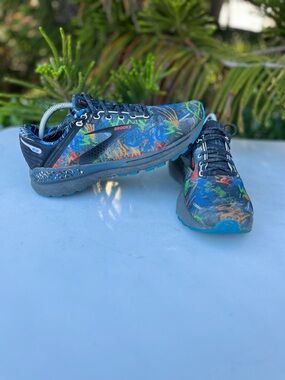 Brooks Adrenaline GTS 22 Graffiti Running Shoes Mens Size: 9.5